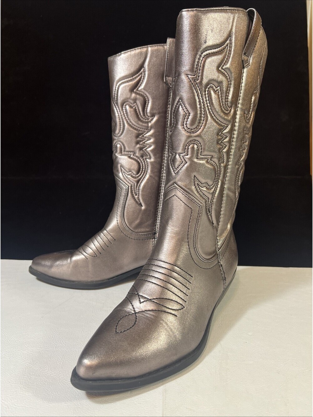 Soda Women Cowboy Western Stitched Boot Pointy Toe Silver / Pink Metallic
